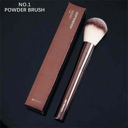 Détail des brosses double face montrant les deux types de poils