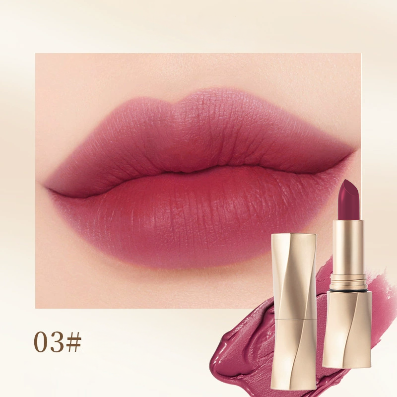 Rouge à Lèvres Velouté – Finition Mate Satinée & Couleurs Riches