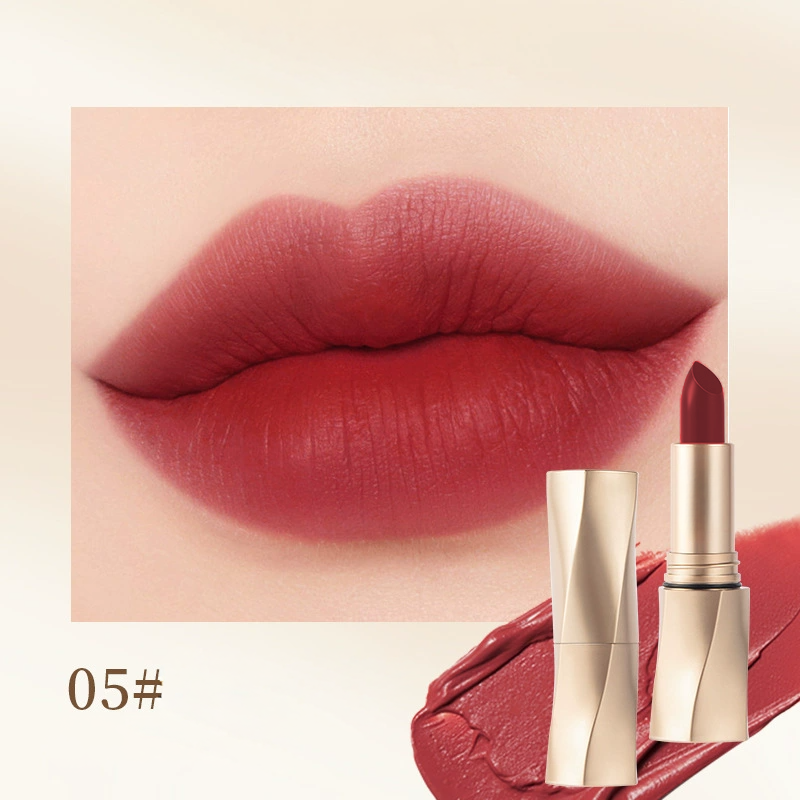 Rouge à Lèvres Velouté – Finition Mate Satinée & Couleurs Riches