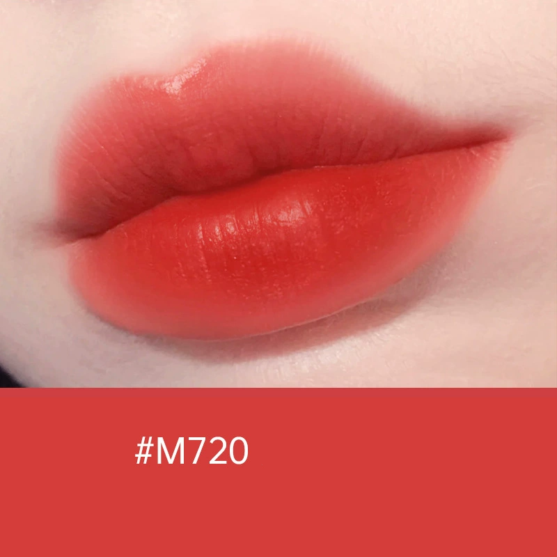 Rouge à Lèvres Velouté – Fini Mat Doux & Hydratant
