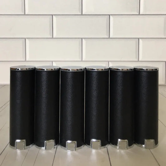 Application du rouge à lèvres sur les lèvres finition mate