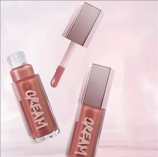 FB Gloss Bomb Cream Chaud - tube de brillant à lèvres rouge ouvert