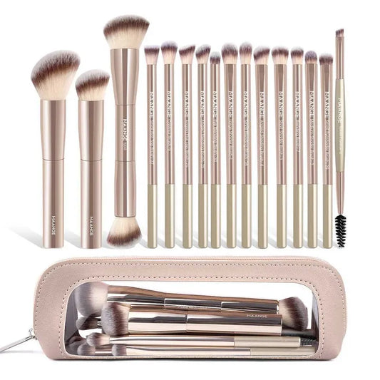 Ensemble de 16 pinceaux de maquillage professionnels disposés sur fond blanc