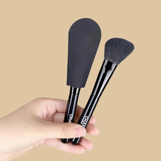 Pinceau blush et poudre professionnel avec poils doux et manche ergonomique